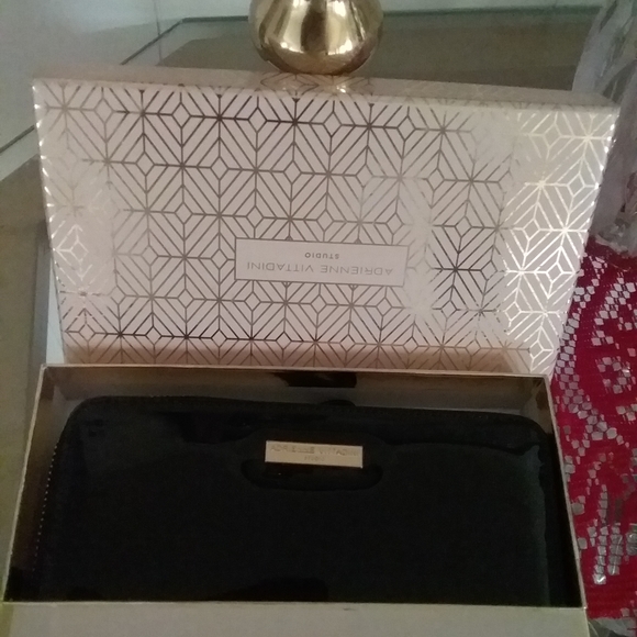Adrienne Vittadini Handbags - New Adrienne Vittadini Clutch Wallet